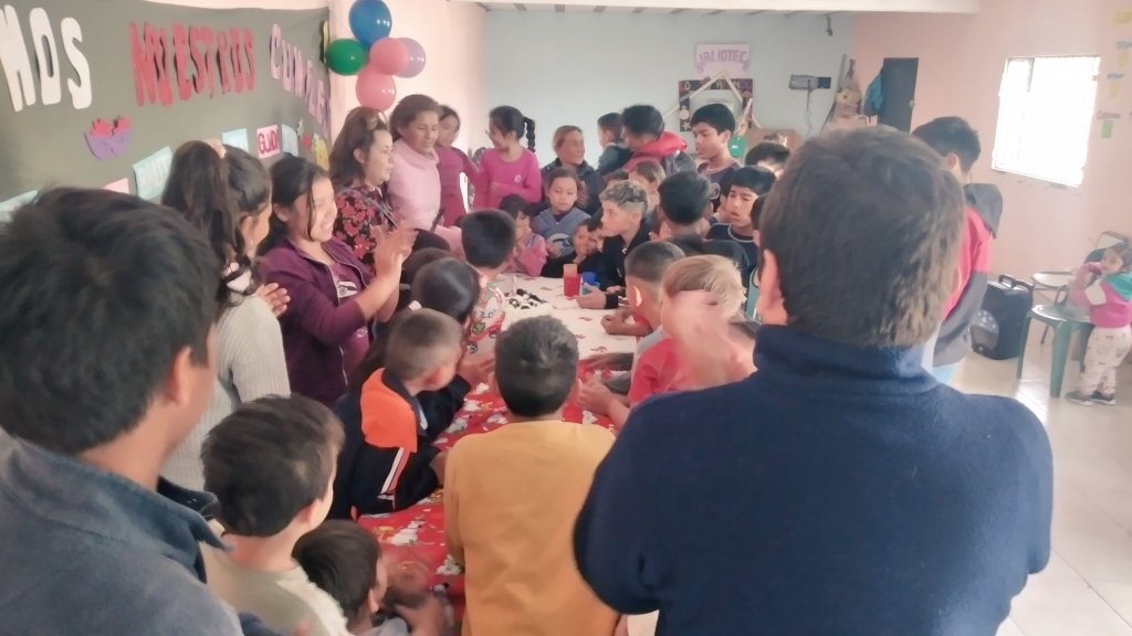 cecili082's tweet photo. El Taller de Recreación y juegos promueve la enseñanza y aprendizaje a través del juego, generando un espacio de inclusión y participación de niños y adolescentes del Barrio Juan XXIII. Secretaría de políticas integrales sobre adicciones. https://t.co/u8Ktpti8ex