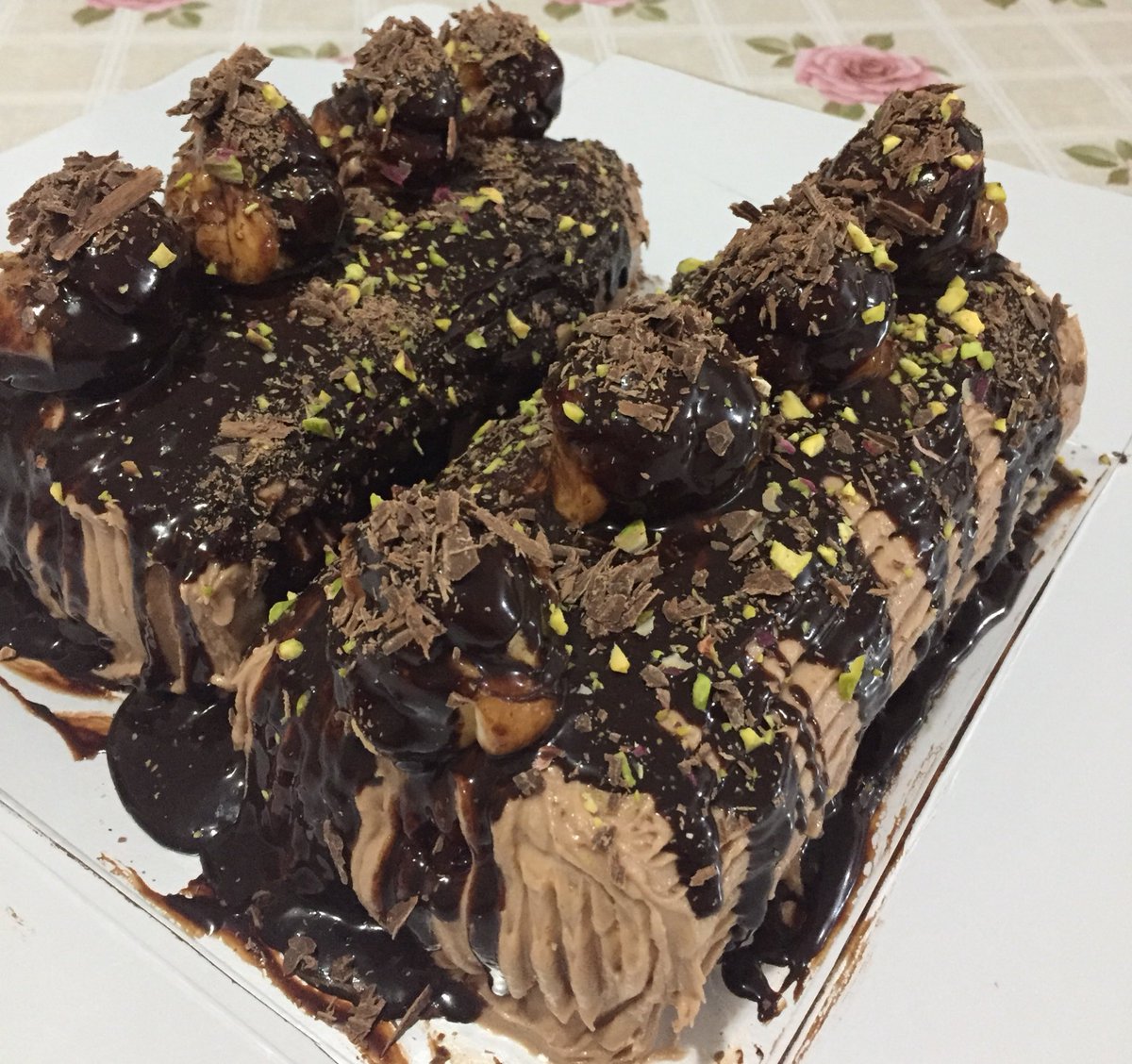 tatebruli's tweet photo. Teşekkür pastas�� #cake #schokokuchen https://t.co/gzHrocqlm8