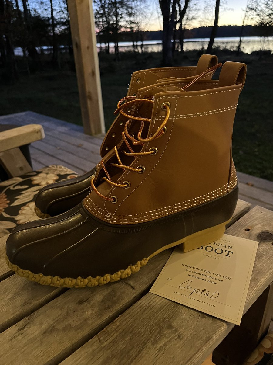 EricoTheriault's tweet photo. Got my new @LLBean boots at the camp just in time for the autumn season…thanks Crystal …bought them at the store in Darthmouth, Nova Scotia
🌲 🥾 🍂 🏕 🌳
#LLBEAN #BeanBoots #NovaScotia
#LLBeanBoot @LLBean #Autumn https://t.co/MMixm9GAmF