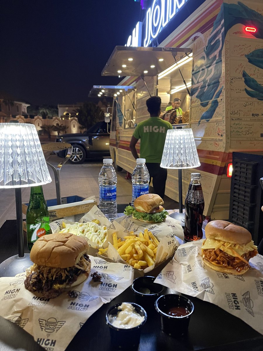 لؤلؤة الرياض tweet media