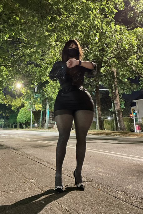 And then missed the last bus🤷🏻&zwj;♀️ #crossdressing https://t.co/DODQXhgTVB<a href="/tag/crossdressing"class="tags">#crossdressing</a>