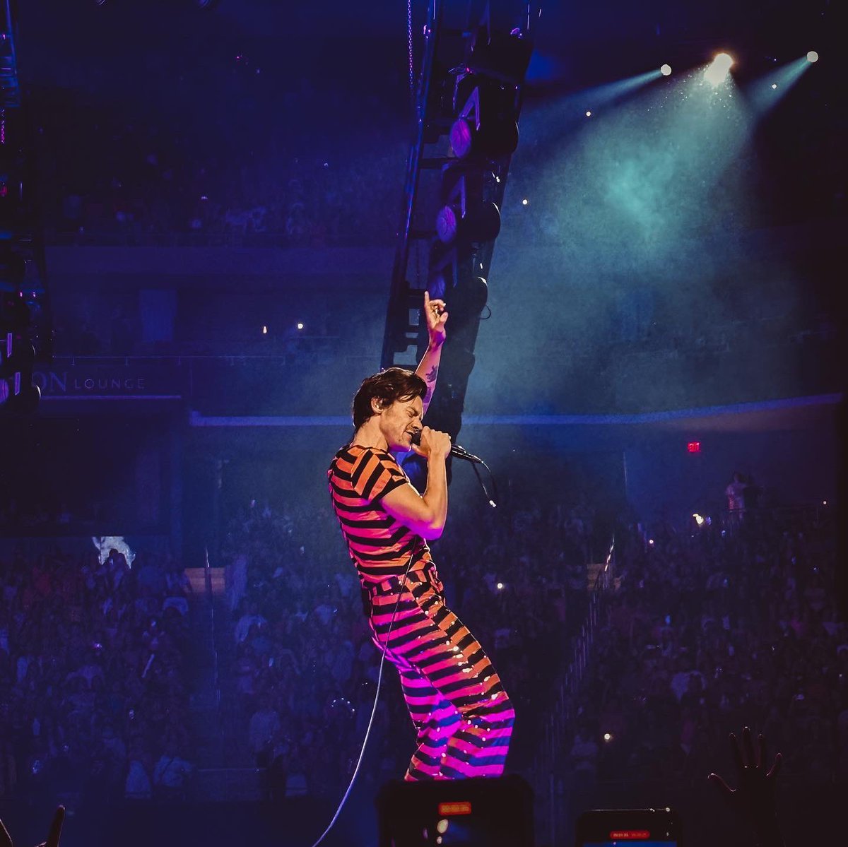 CoochieRice's tweet photo. best. concert. EVER https://t.co/nGh4ejtk92