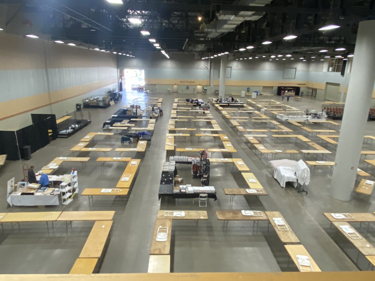CardConvention's tweet photo. Are you ready??  226 tables of action! #thehobby #whodoyoucollect See you all tomorrow! https://t.co/RQVJgnrNHN