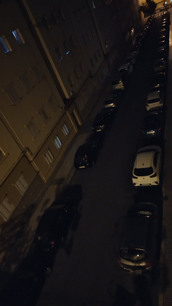 AlbertoAliagatw's tweet photo. Más de una semana a oscuras en la calle Santiago Sánchez de Las Palmas y es imposible comunicar con el servicio de alumbrado del @AyuntamientoLPA así va todo, así funciona la administración... Pero los sueldos de los funcionarios bien que llegan todos los meses... https://t.co/9Hz2RWLOxg