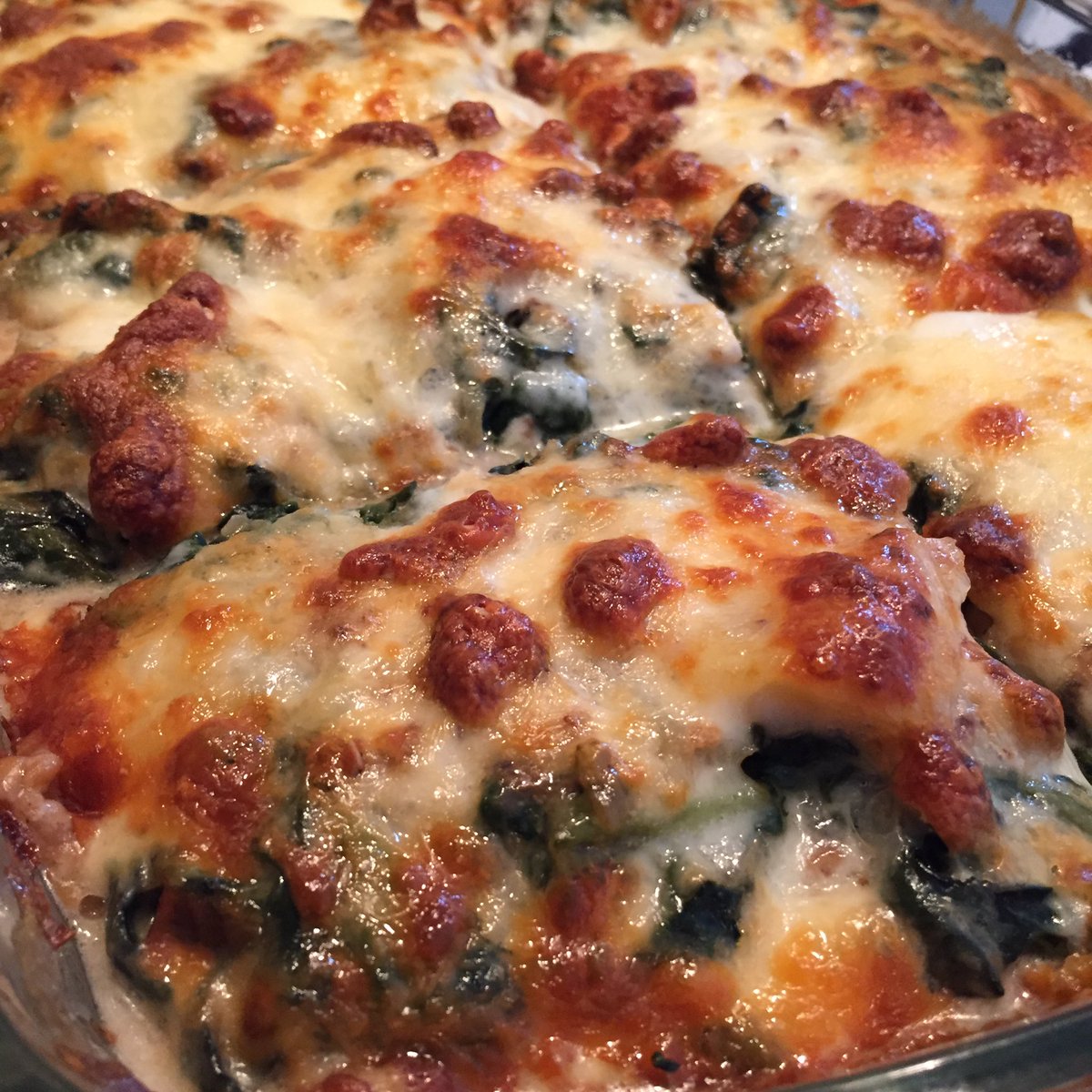 tatebruli's tweet photo. Ispanaklı patates graten. Yiyen tepsisini rahat bırakamıyor. #graten #gratin #spinatgratin https://t.co/ub3EvVXFkg