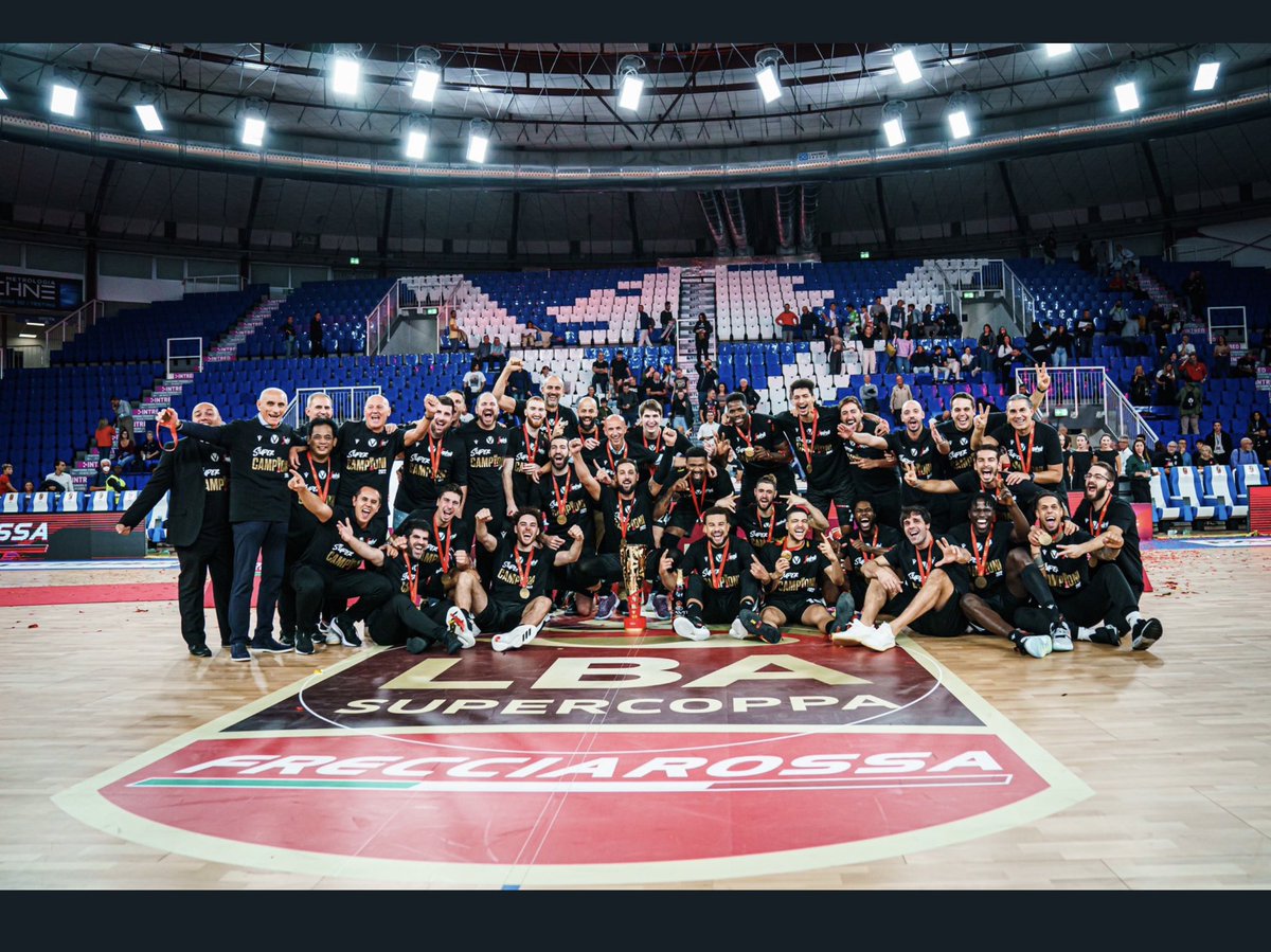 sergioscariolo's tweet photo. Grazie e congratulazioni a giocatori e staff per il bel lavoro di questo mese!!! #AmoreInfinito https://t.co/Qh9BzI8o2p