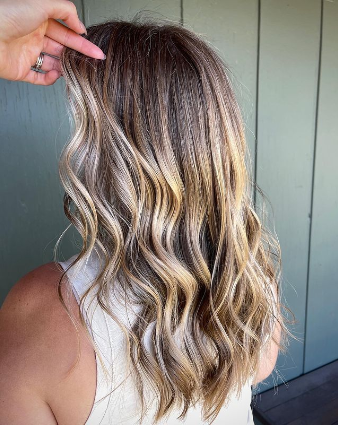 Emary’s favorite thing…… gray blending!
IG - @hairbyemary

#glaciermt #explorewhitefish #whitefish #montana #aveda #reeciasalonandspa #reeciasalon #WhitefishSpa #aveda #hair #hairstyle #haircolor #stylist #avedacolor