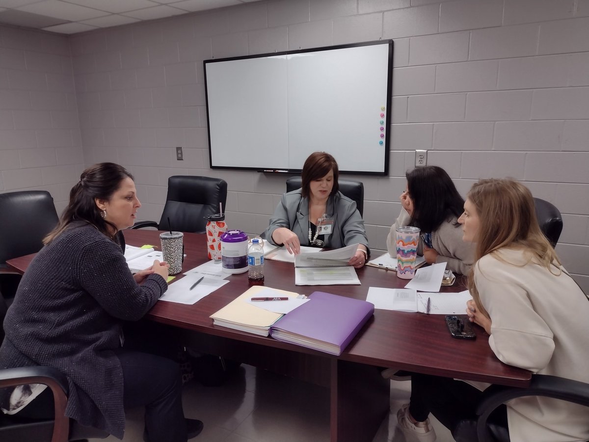 WES had a visit from our Regional Literacy Specialist <a href="/RochelleARIReg1/">Rochelle Harrison</a>  today! We had classroom visits and enjoyed collaborating our next steps for our  students' success.<a href="/AlabamaReading/">Alabama Science of Reading</a> <a href="/AlabamaAchieves/">Alabama State Department of Education</a> <a href="/AriTracie/">Tracie_ARI_RLLS</a> <a href="/RochelleARIReg1/">Rochelle Harrison</a> <a href="/Mallory97393389/">Mallory Long</a>