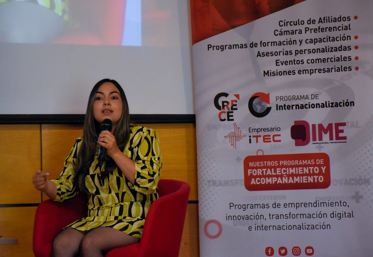 camaratunja's tweet photo. La jornada en #DigitalFest 2.0 💻 estuvo distribuida en la mañana, con el conversatorio de dos líderes en temas de inmersión digital, 🙋♀️ 🙋♀️ con Margarita Henao de #Daviplata y Manuela Parra de #Tucu.
(1/2) https://t.co/xhtg6wVlA6