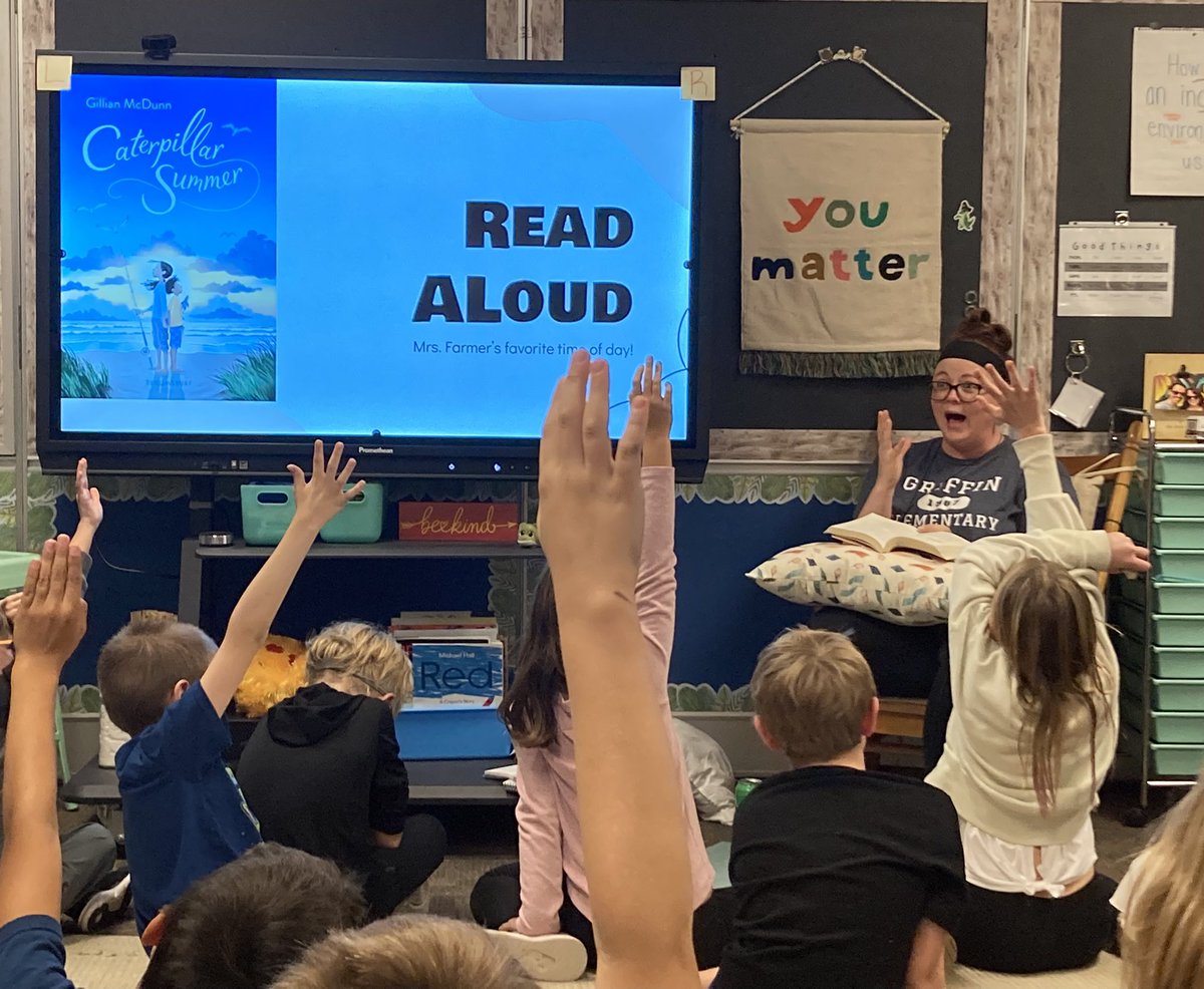 .<a href="/StacyJFarmer/">Stacy Farmer</a> must have read an exciting part during her read aloud! Thank you <a href="/gillianmcdunn/">Gillian McDunn</a> for writing books that engage so many learners!