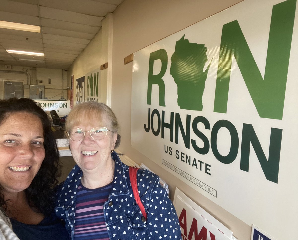 RconservativeA's tweet photo. @TeamRonJon Workingnindoors with other volunteers - getting ready for SUPER SATURDAY!!!!!! #WIRedWave #RonJohnsonSenate #FightforTruth https://t.co/7latW5egQ8