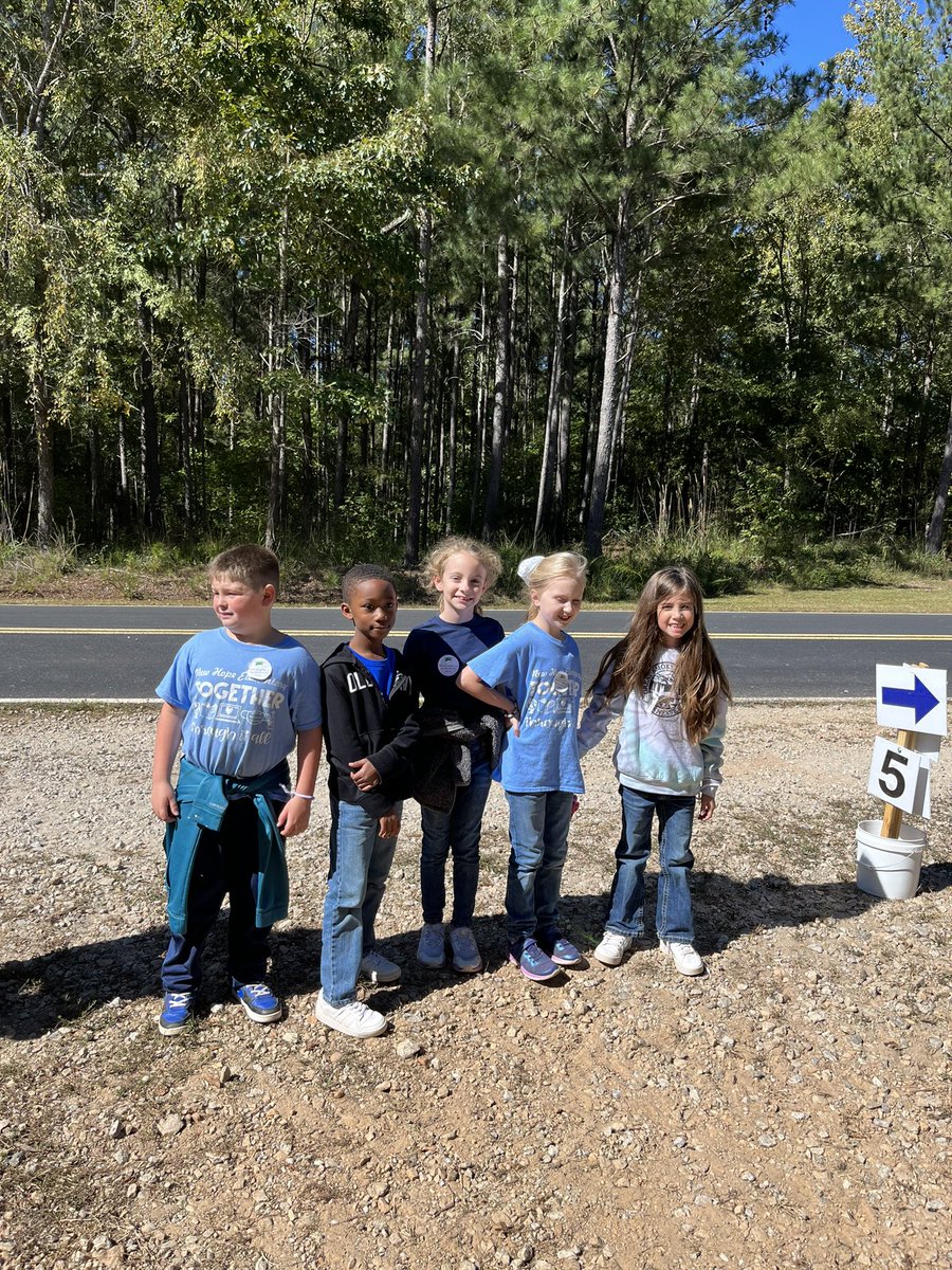 Edenfield3rd's tweet photo. 3rd grade had an amazing day at Cubihatcha!  @NHE_HCS #3rdgraderocks @NHEPTO1 https://t.co/7hSCk2W5jo