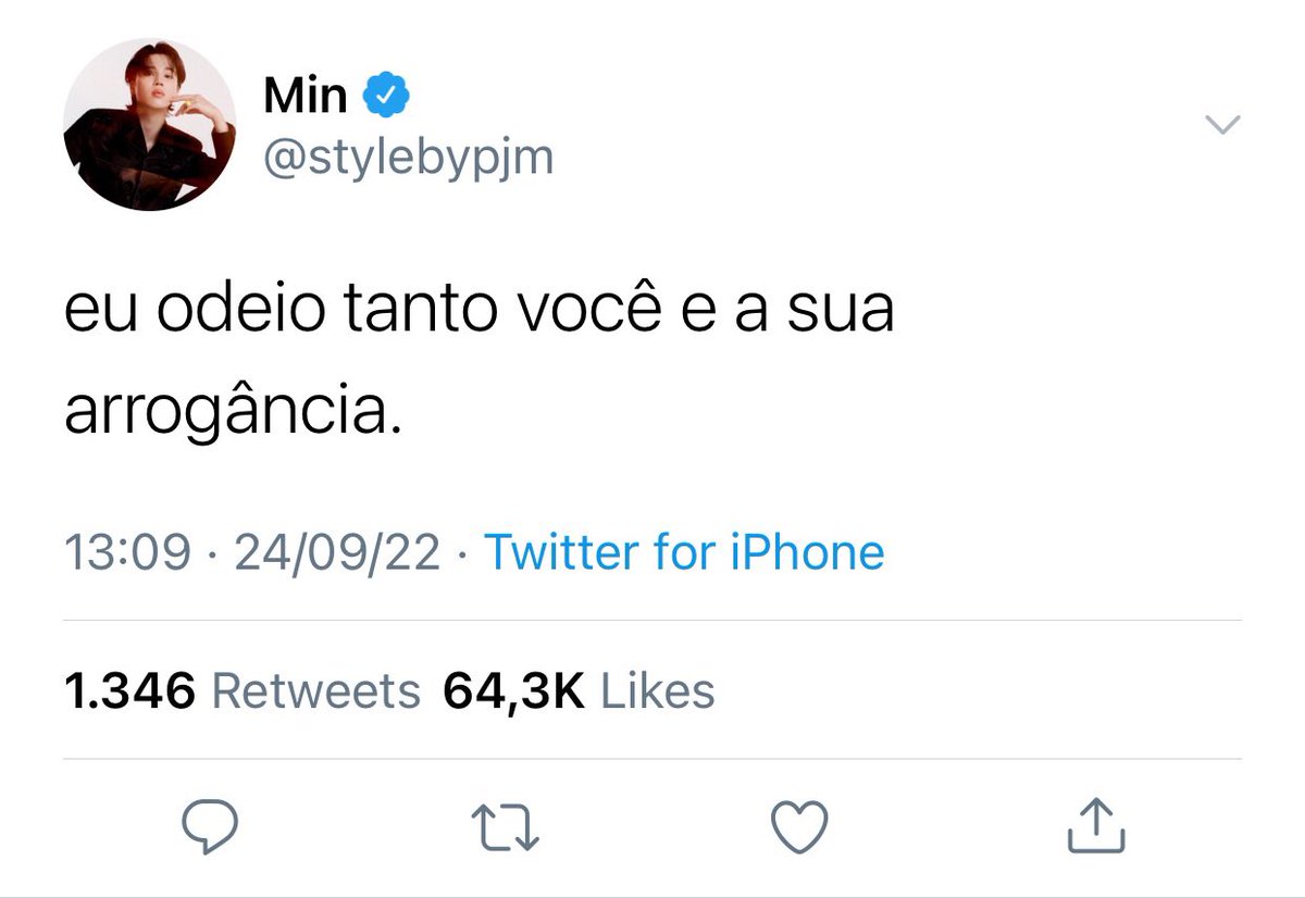 SEOKJINlE's tweet photo. CURSE AND KISSES | #jikookau 🔞

onde jm é o maquiador do maior solista da nossa geração, jk — quem ele odeia profundamente por causa das atitudes do mesmo.

...mas não quando o ídolo clama seus lábios toda vez que eles são deixados sozinhos nos bastidores. https://t.co/M9YtzfWm1x