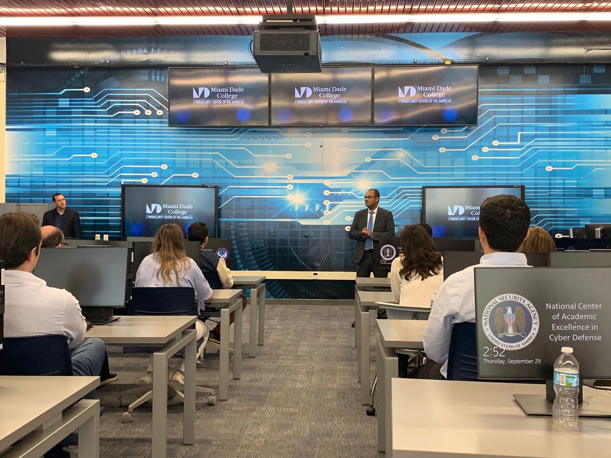 AngeloCaputiO's tweet photo. Excelente charla de capacitación sobre temas de ciberseguridad. En un mundo cada vez más digitalizado, es primordial mantenernos siempre actualizados en nuevas técnicas y procedimientos de prevención contra la vulneración de la seguridad digital.🔐 https://t.co/3YT9gZXkZK