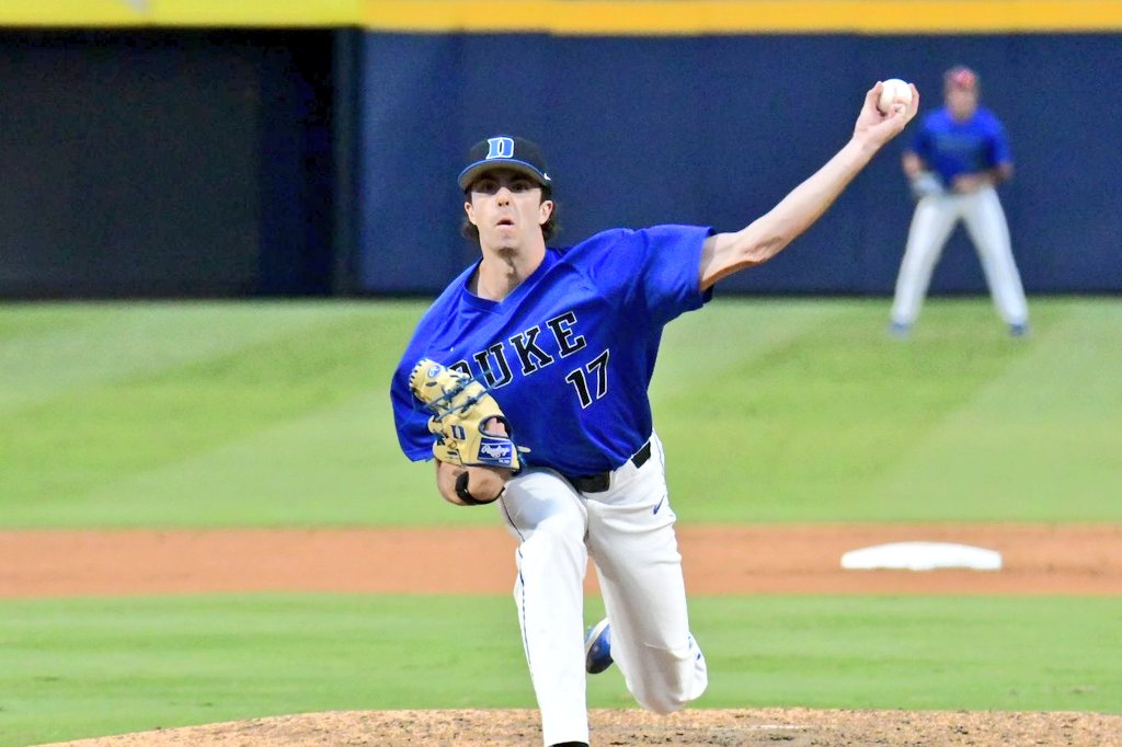 Seeing good FR arms tonight for @DukeBASE & @NCStateBaseball. Jacob Halford, Luke Britton dealt for #Pack9. Andrew Healy, Gabriel Nard showed promise for Duke, but most impressive is LHP James Tallon (pictured): 90-92 with elite spin rates from low slot, good SL. Fanned the side.