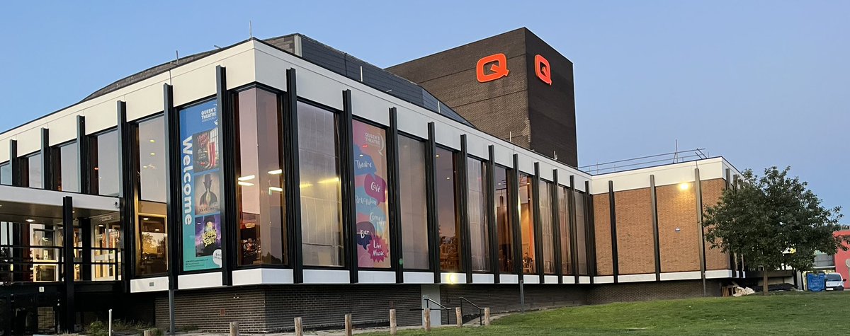 LindaCBLMGT's tweet image. … as I said a BUSY week! 
Tonight it’s the multi talented Tim Parker and KINKY BOOTS in Hornchurch. Terrific production huge congratulations :)x