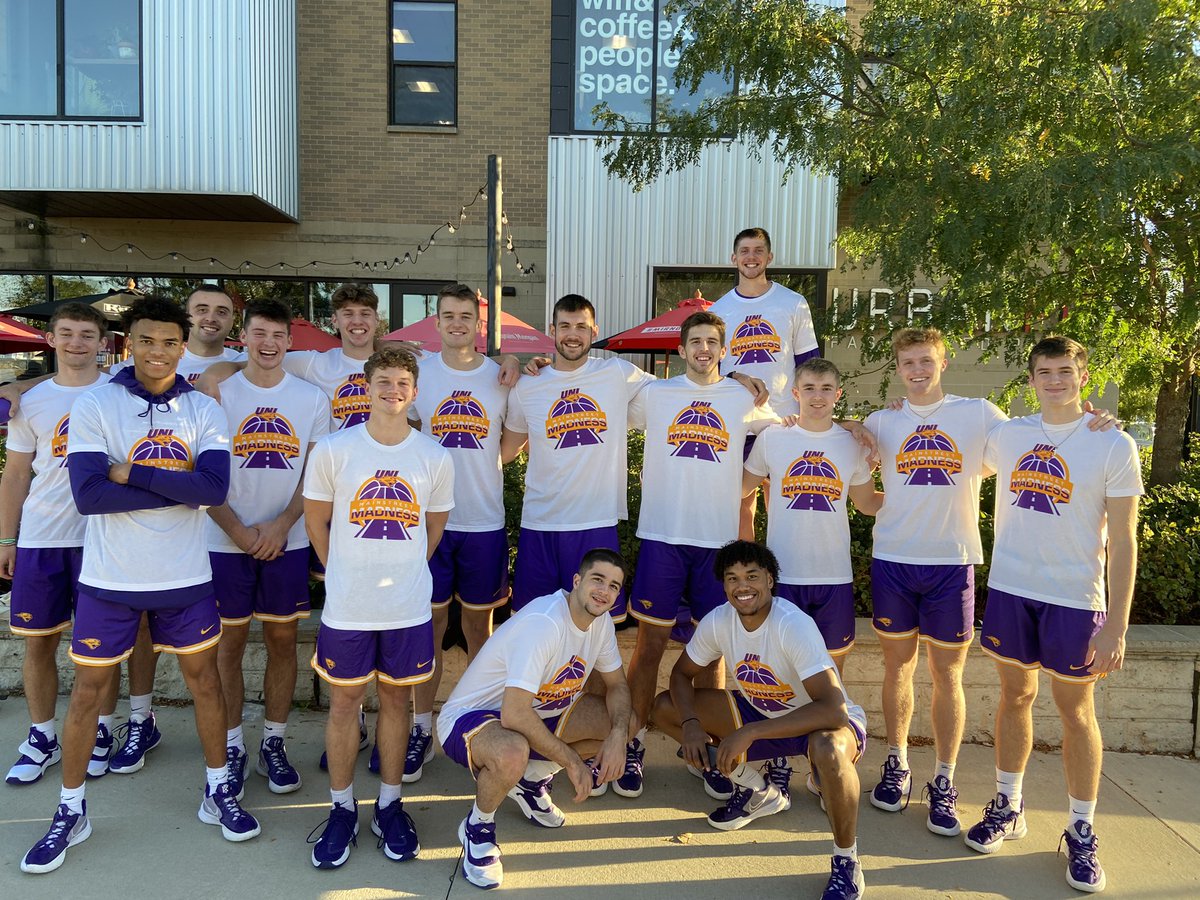 Whole squad ready for a great night on Main!

#EverLoyal #MainStreetMadness