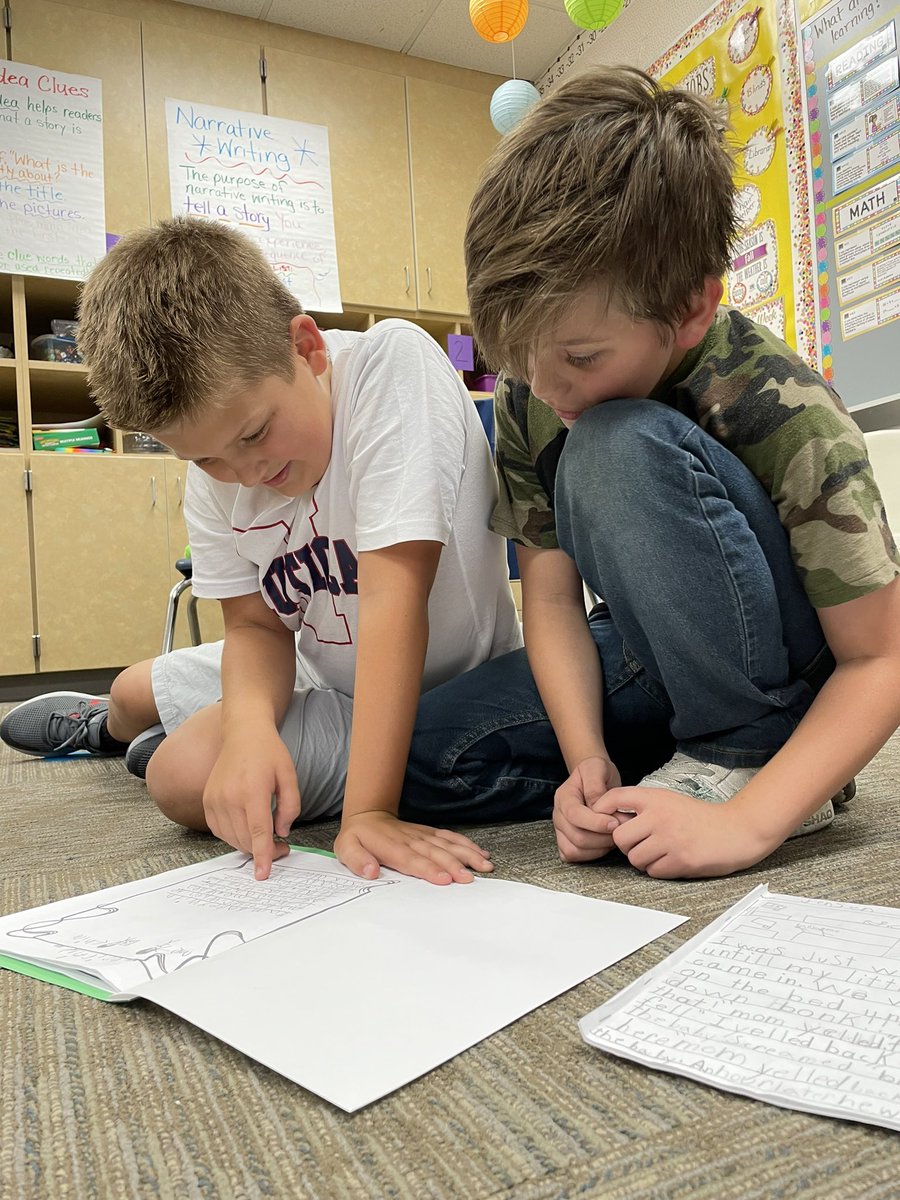 Thirdgrade143's tweet photo. Our 3rd graders worked hard on their narrative writing! Today we celebrated them! #Thirdgrade143 https://t.co/4O6G7sludm