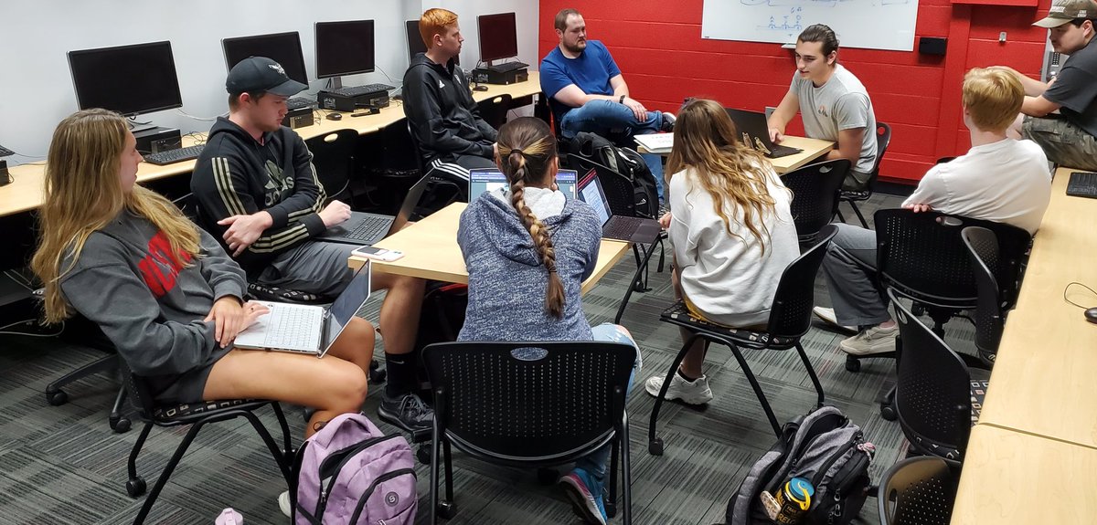 GareyAFox's tweet image. Busy night in #WeaverLabs as @NCState_BAE #AlphaEpsilon honor society is hosting Alumni Speed Networking event and @ASABEorg #FountainWars is meeting as well!  #BiologicalEngineering #GoBAEPack