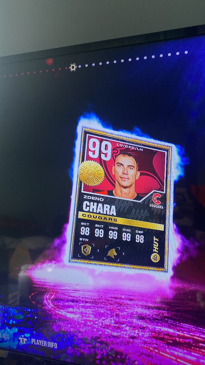 donovan_Day's tweet photo. Spent the last week trying to pull him, cause it might be the last time I pull him, unless he gets an icon card https://t.co/4Vnvi0gtQK