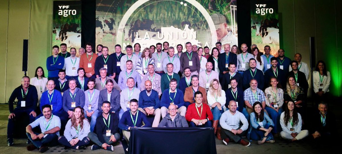 GuazzaroniGreco's tweet photo. En la jornada de Distribuidores @YPFAgro región Pampeana, con el objetivo de seguir trabajando para desarrollar cada día mejores soluciones para el productor agropecuario. 

#YPFagro #GrupoGuazzaroniGreco #SiempreEnMovimiento #YPF https://t.co/gPuPcOH7ru