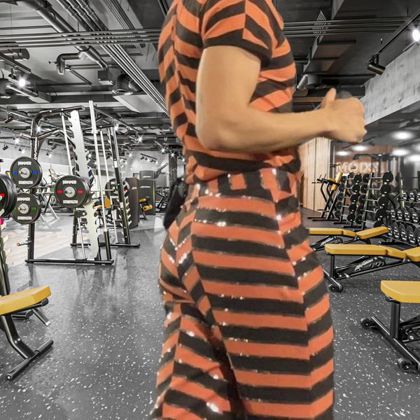 mel_thearmtouch's tweet image. #Squatgoals ✌️