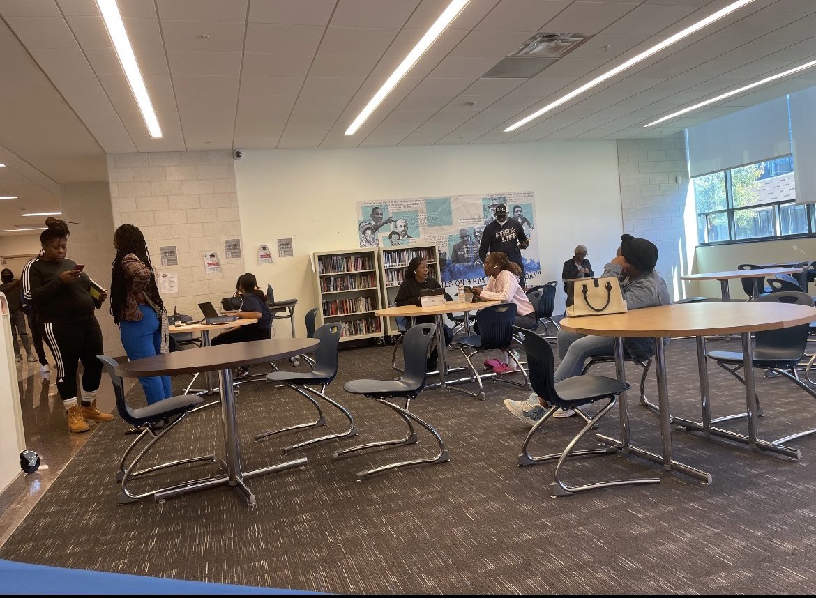 OYP_DC's tweet photo. Another ☝🏾@BallouSTAYDC students showed up and showed out for our #SchoolYearProgram registration. You too can sign up via this link: https://t.co/f5Me24WeHn
#SYP #OYP #DOES https://t.co/JPrOm2wlch