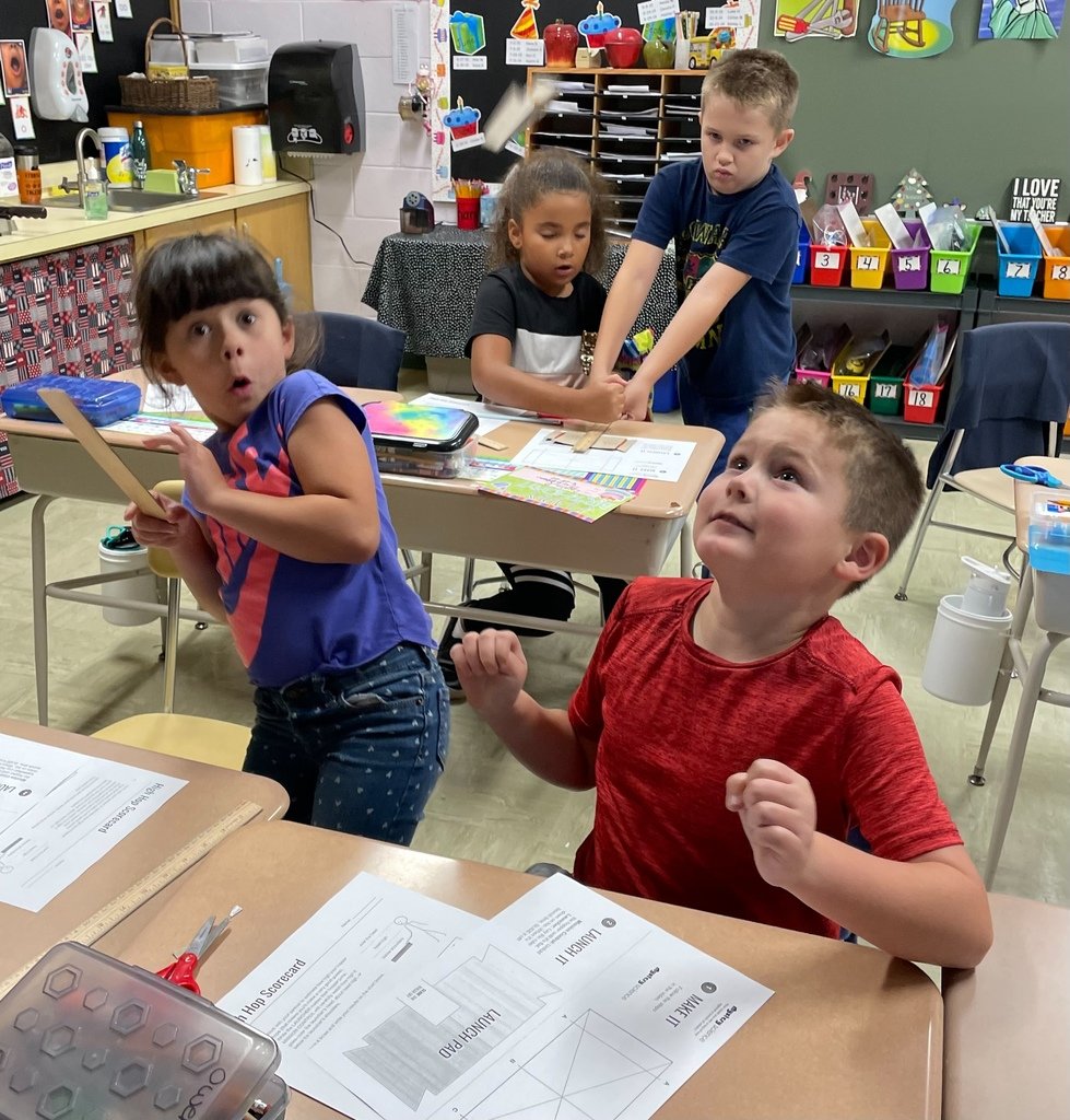 HowlandLocal's tweet photo. Mrs. Dotson's 2nd grade class enjoying a Mystery Science lesson about balanced and unbalanced forces called Hopper Poppers. https://t.co/e9A1pygDTd
