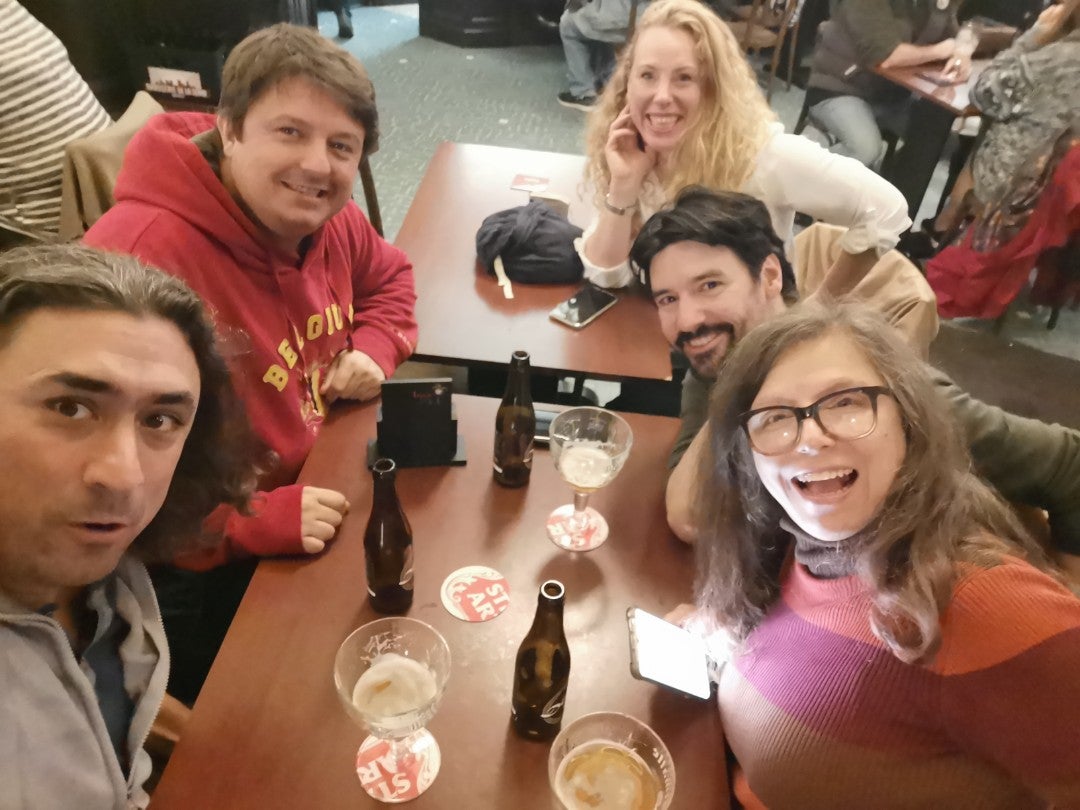janosizoltan's tweet photo. #unmich santé ! @melissa_bxl @_emich @boucles_d_or @mateusz (@ Au Laboureur in Bruxelles / Brussel, Brussels) https://t.co/WxFcNFks2w https://t.co/N2Bod0VVBd