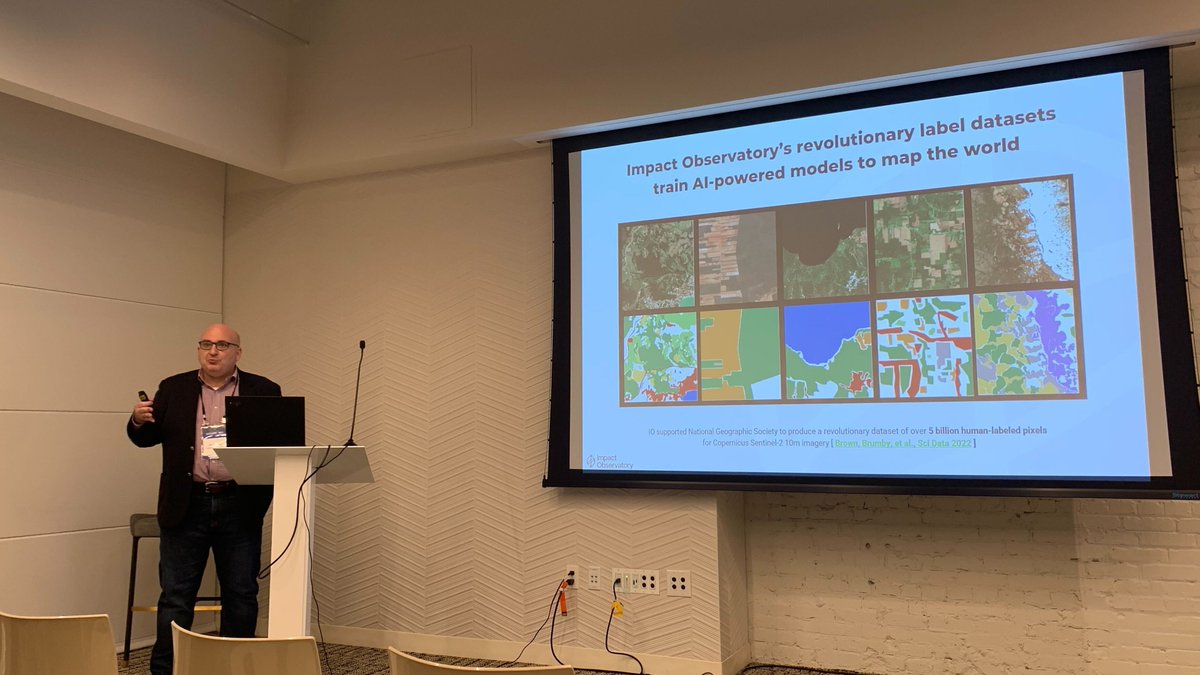 Our CEO @stevenpbrumby giving a Lightning Talk at #SatSummit2022 on our automated AI- powered land cover maps and change monitoring