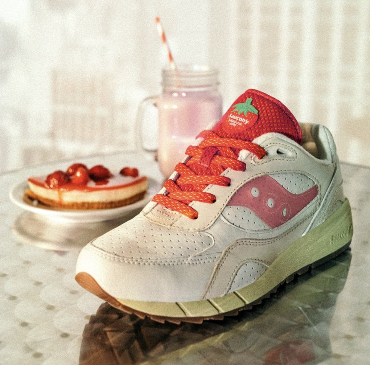 snkr_twitr's tweet photo. Saucony Shadow 6000 ‘NY Cheesecake’ dropped via Saucony US 🍰 

Shop -> https://t.co/B0LPUQEv5P

#AD https://t.co/adCuz4ZBKh