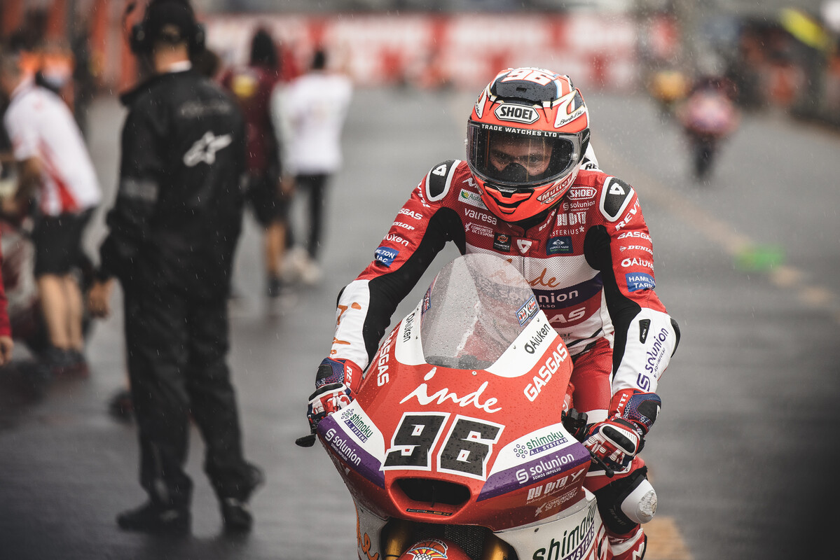 carolenashbikes's tweet photo. Eyes on the prize... @jakedixonracing ➡️ #ThaiGP
#MotoGP #Moto2 #JD96 https://t.co/bM91nSrJyG