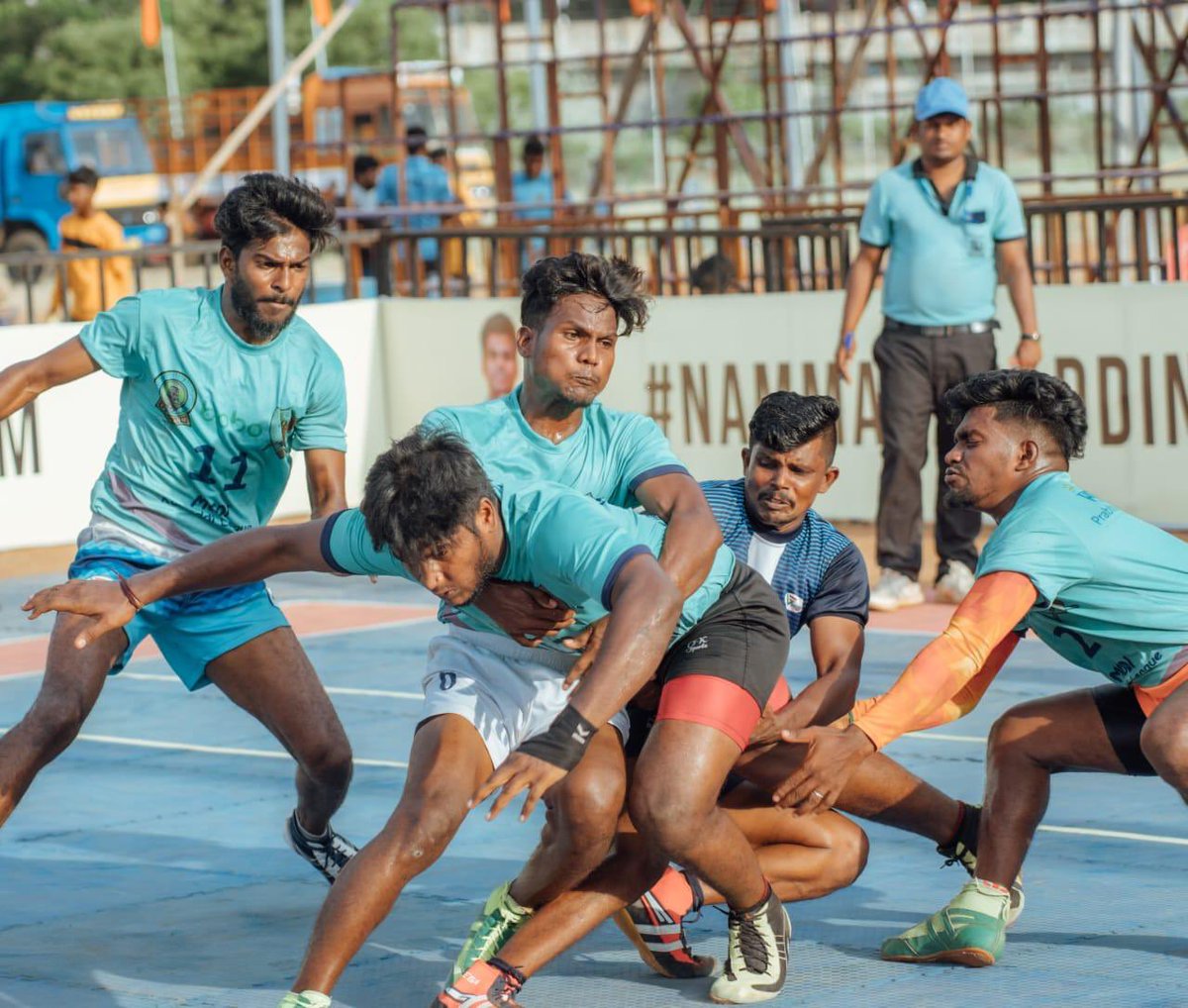 annamalai_k's tweet photo. A fitting final today in Madurai where Salem East won the inaugural trophy &amp; a cash prize of INR 15 Lakhs among the 5025 teams &amp; 60,000+ players that participated in the #ModiKabaddiLeague

Great work by Youth Dev &amp; Sports Cell President Shri @amarprasadreddy avl &amp; his team

1/2 https://t.co/YgNy9g7JZJ