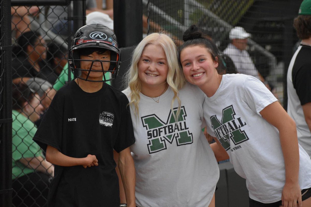 Favorite time of year 😊 <a href="/MYOchallenger/">MYO Challenger</a> <a href="/EllieOffner/">Ellie Offner</a> @SoftballMason