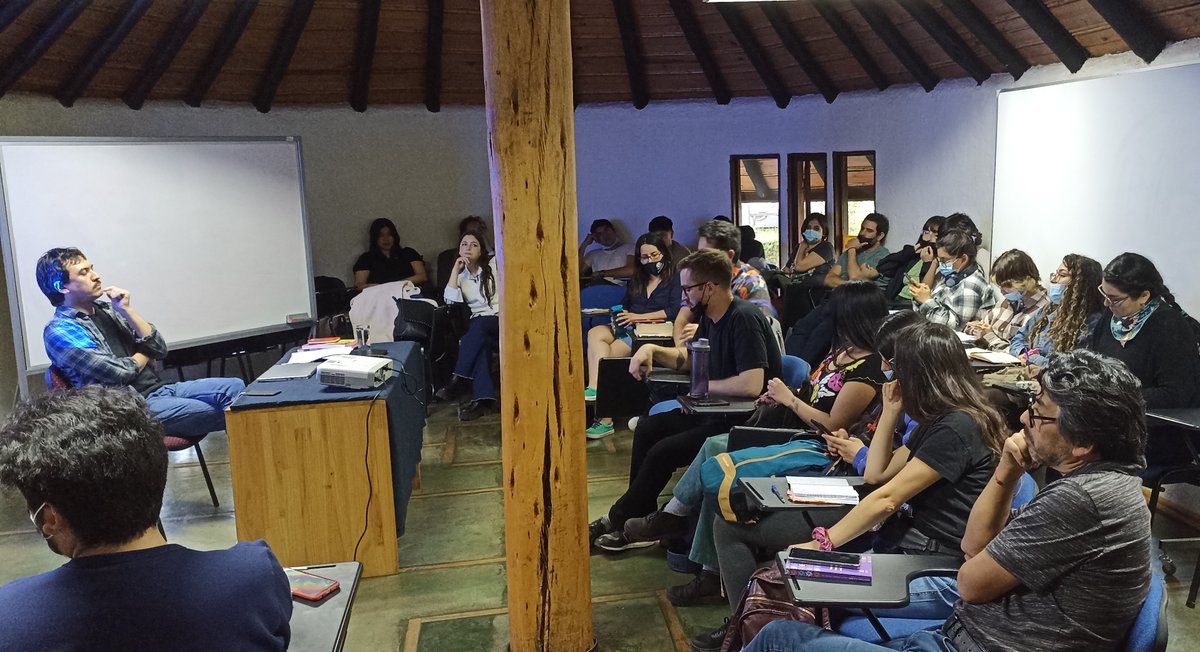 IEIIUFRO's tweet photo. Este miércoles, cerca de 30 participantes asistieron al taller impartido por el historiador Jaime Navarrete, quien presentó los avances de su actual tesis de Doctorado donde aborda la relación entre un sector del movimiento mapuche y la llamada “vía chilena al socialismo”. https://t.co/Ml2MyX1Oxu