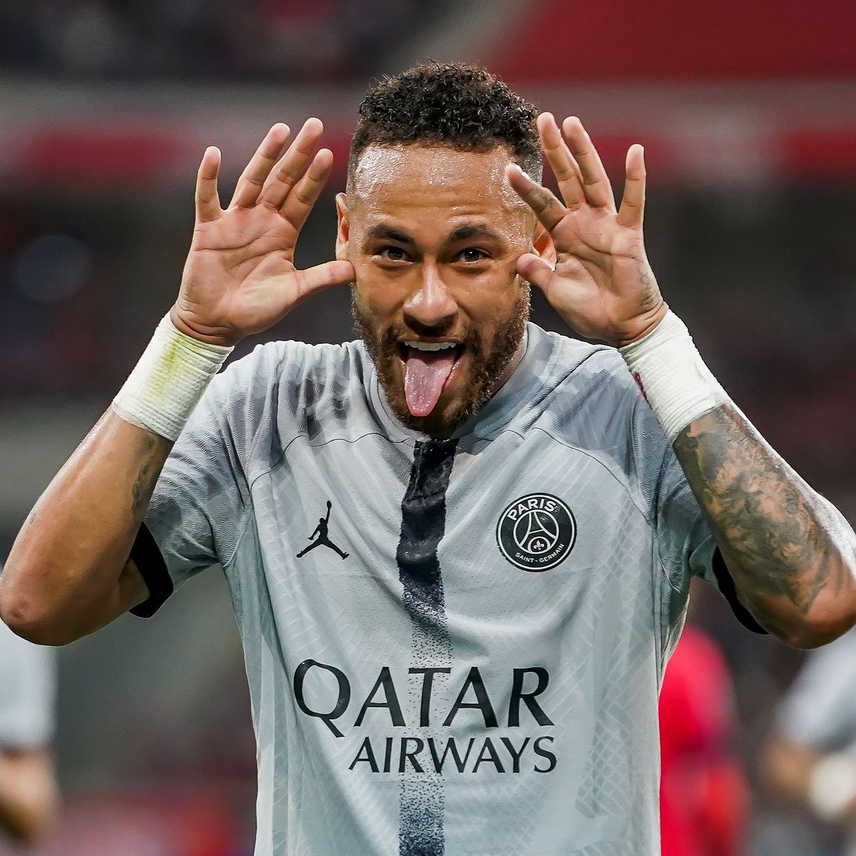 🗞️ Kylian Mbappé considers PSG's summer transfer window a "failure". The Frenchman expected the club would sign a striker and try to expel Neymar so that he could play in his position and get more freedom. 

At the moment, Neymar is UNTOUCHABLE by PSG &amp; Galtier.
 
[via <a href="/RMCsport/">RMC Sport</a>]