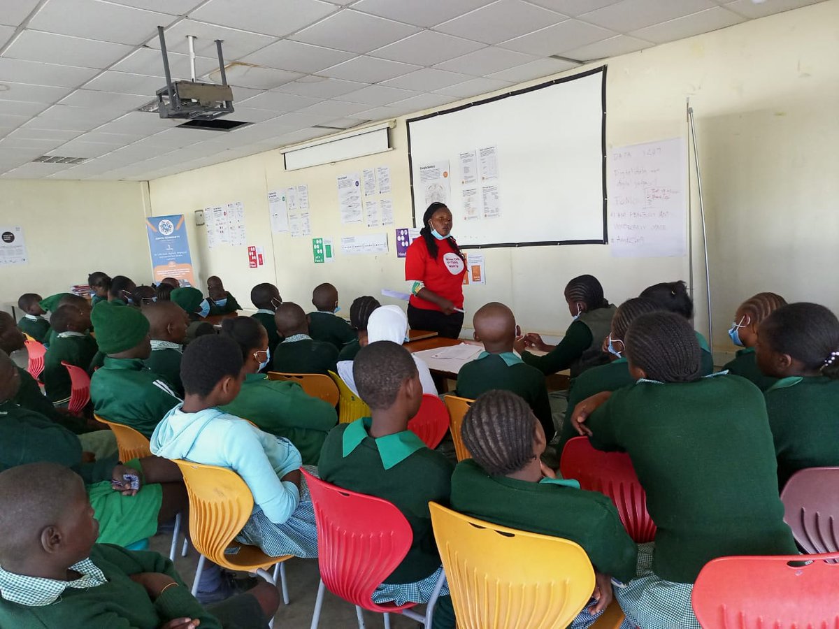 MaryKin49115259's tweet photo. @Info_Activism 
#WhatTheFutureWants
@KnlsKibera 
@flesymz 
KCLN created time to conduct a workshop and exhibition to youths from St. Stephen Educational Centre at knlsKibera library. Training made the youths to take a journey of their digital reflection. https://t.co/NRm3Vtvit4