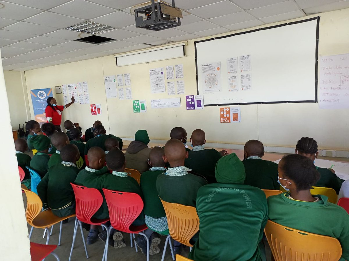 MaryKin49115259's tweet photo. @Info_Activism 
#WhatTheFutureWants
@KnlsKibera 
@flesymz 
KCLN created time to conduct a workshop and exhibition to youths from St. Stephen Educational Centre at knlsKibera library. Training made the youths to take a journey of their digital reflection. https://t.co/NRm3Vtvit4