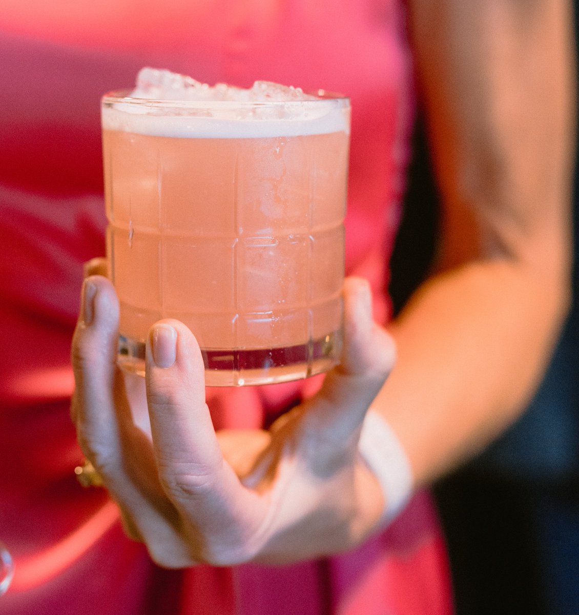 Glassware is such a simple way to elevate any event! We make sure to pay attention to all details and that includes choosing the best high quality glassware for your packages!

#weddinginspo #denverwedding #weddingcatering