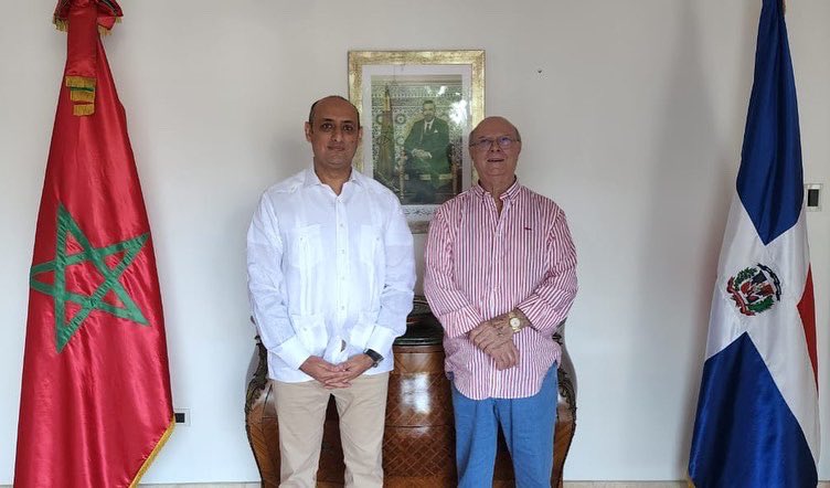 llegopapa's tweet photo. Agradable visita en el día de hoy, a mi amigo el embajador del Reino de Marruecos, Excmo Sr. Hichame Dahane. Gracias por sus buenas atenciones. https://t.co/U6RglE12rf