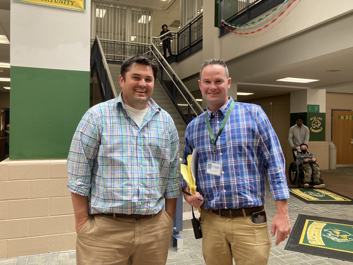 hcpss_wlhs's tweet image. Mr. Pickett &amp;amp; Mr. Sillers previewing Twin Day, which is next Tuesday! 
💚💛