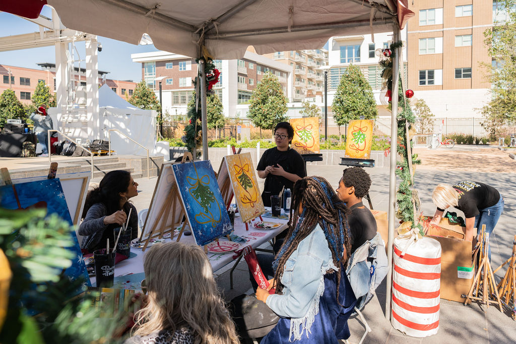 midtownHOU's tweet photo. βοΈ Midtown Houstonβs curated Mistletoe Market is looking for creative, unique artists!
π§βπ¨ If that sounds like you, check out the link below, and show us what you make in the comments!
https://t.co/s6TAcjrsq1
#midtownHOU
#midtownhouston
#houevents https://t.co/cqRMYapqEO
