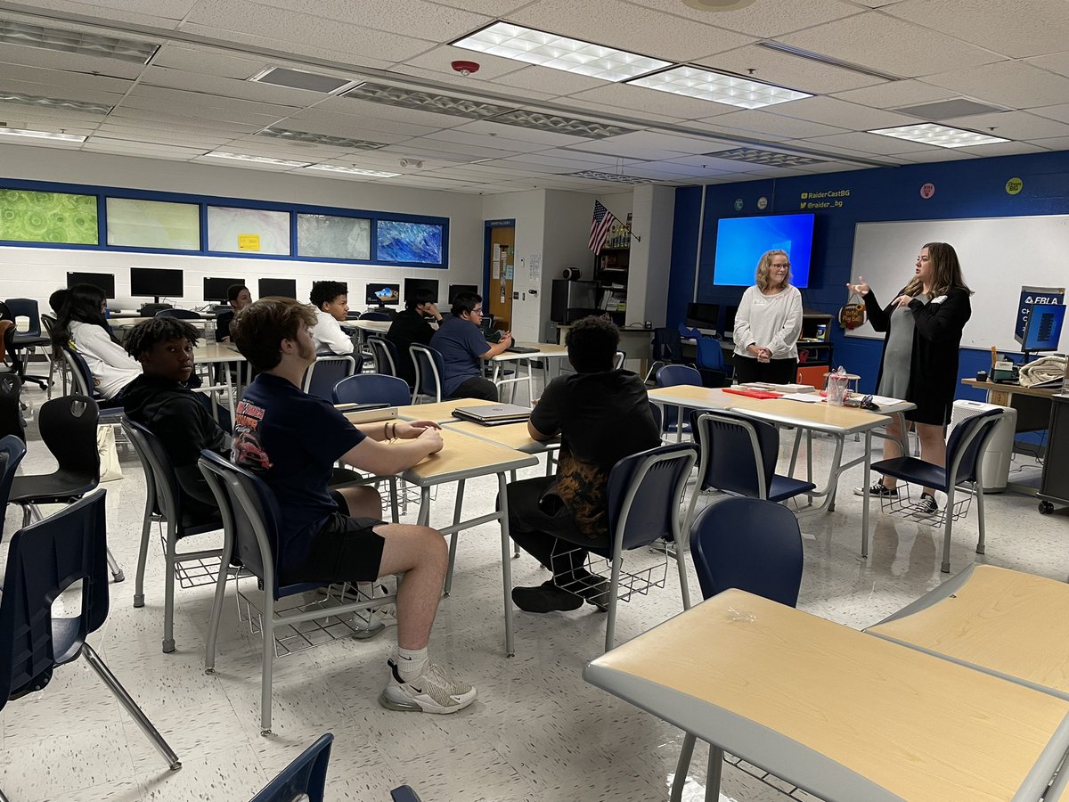 wehsready's tweet photo. @WEHSRaiders thank @WKUGordonFord Dr Thrasher &amp; Liz Fogle for the data analytics &amp; information systems conversation:  great impression rate!  #UnitedWayForCCR #CareerReady #PreschoolToProfession @WEGuidance #WCPSLeads https://t.co/zxWo2GeYuo