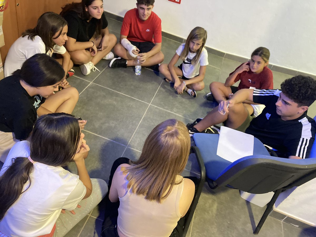 cijcartama's tweet photo. Nuestro futuro, nuestras ideas 💡#CorresponsalesCártama preparan el VII Encuentro Estatal de Consejos de Infancia y Adolescencia @unicef_es @UNICEFAndalucia y la Casa del Terror para Halloween 🎃 @Ayto_Cartama #EstamosDeVuelta 💪🏻 https://t.co/Z0WzwHDgkL