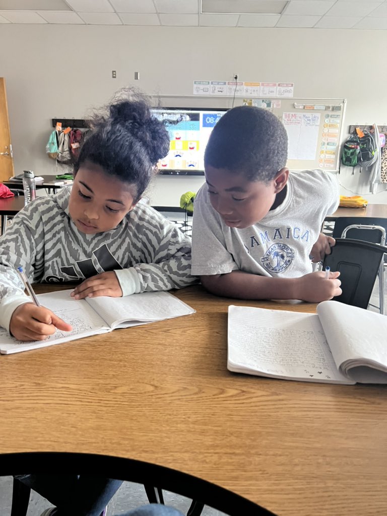 erin_rabon's tweet photo. Today in ELA, students made peer edits to a classmate’s summary writing from our Interactive Read Aloud “Home to Medicine Mountain” by Chiori Santiago. https://t.co/OZsmxa3EBy