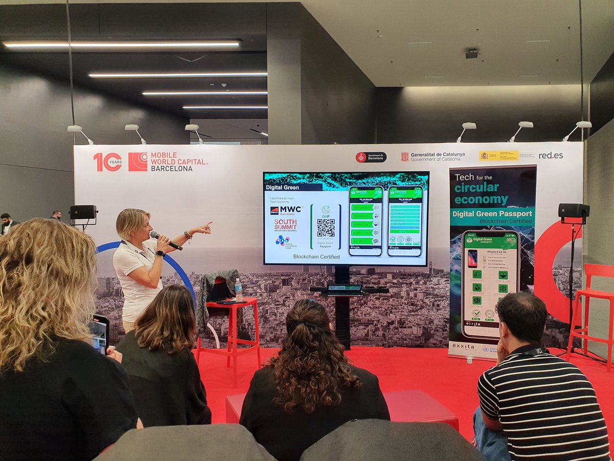 4podr's tweet photo. Muy contento de haber llevado la propuesta de @ExxitaBCircular al @MWCHub Las Vegas. Gran acogida de nuestro #DigiPass y el servicio #CircularIT. Gracias a @redpuntoes, @MWCapital, @bcn_ajuntament y @gencat por esta oportunidad. https://t.co/WV68WdXzXP