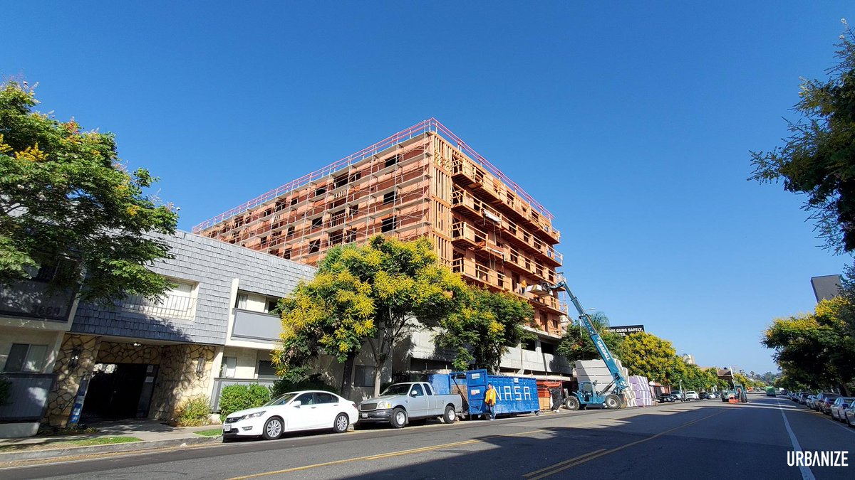 UrbanizeLA's tweet photo. Seven-story, 68-unit apartment building topped out at 3659 Motor Avenue #PalmsLA https://t.co/KZIJms9GmN https://t.co/0qSfgg3aQb
