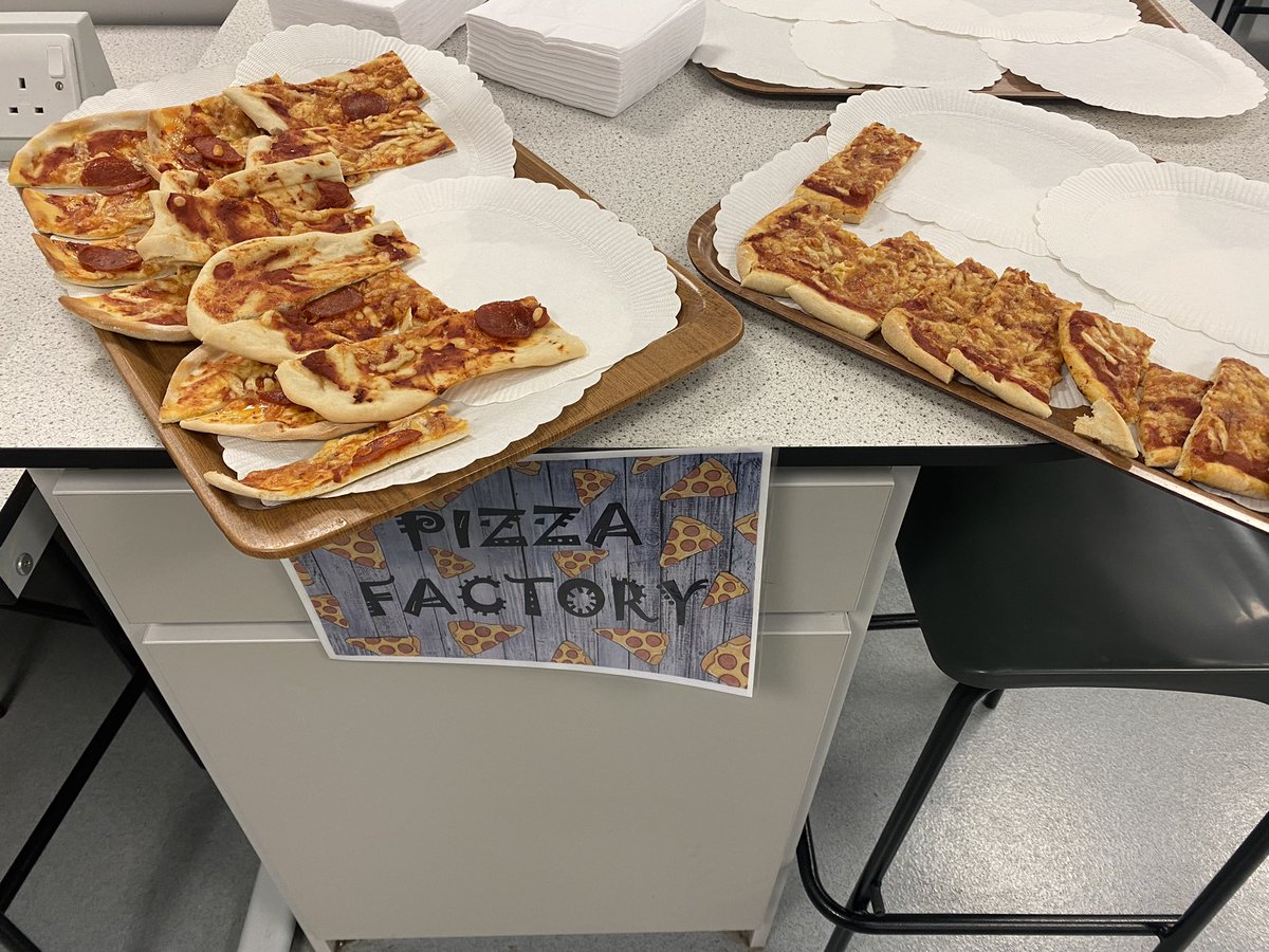 QbFood's tweet photo. Queensbury Academy Food Department Open Evening in full swing! Come get some pizza while it’s hot! https://t.co/76PtJtn0v7