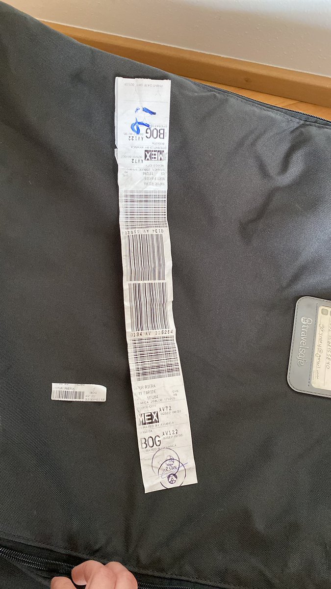 noryapur's tweet photo. Estoy de acuerdo! Me rompieron mi carriola uppa baby vista2, con solo 4 meses de uso. Totalmente rota en un vuelo 2 de septiembre y no han podido responder por los daños causados! Tengo un mes con ustedes y en Ciudad de México no hay reparaciones sólo venta de piezas! #Avianca https://t.co/CNVkQspka9