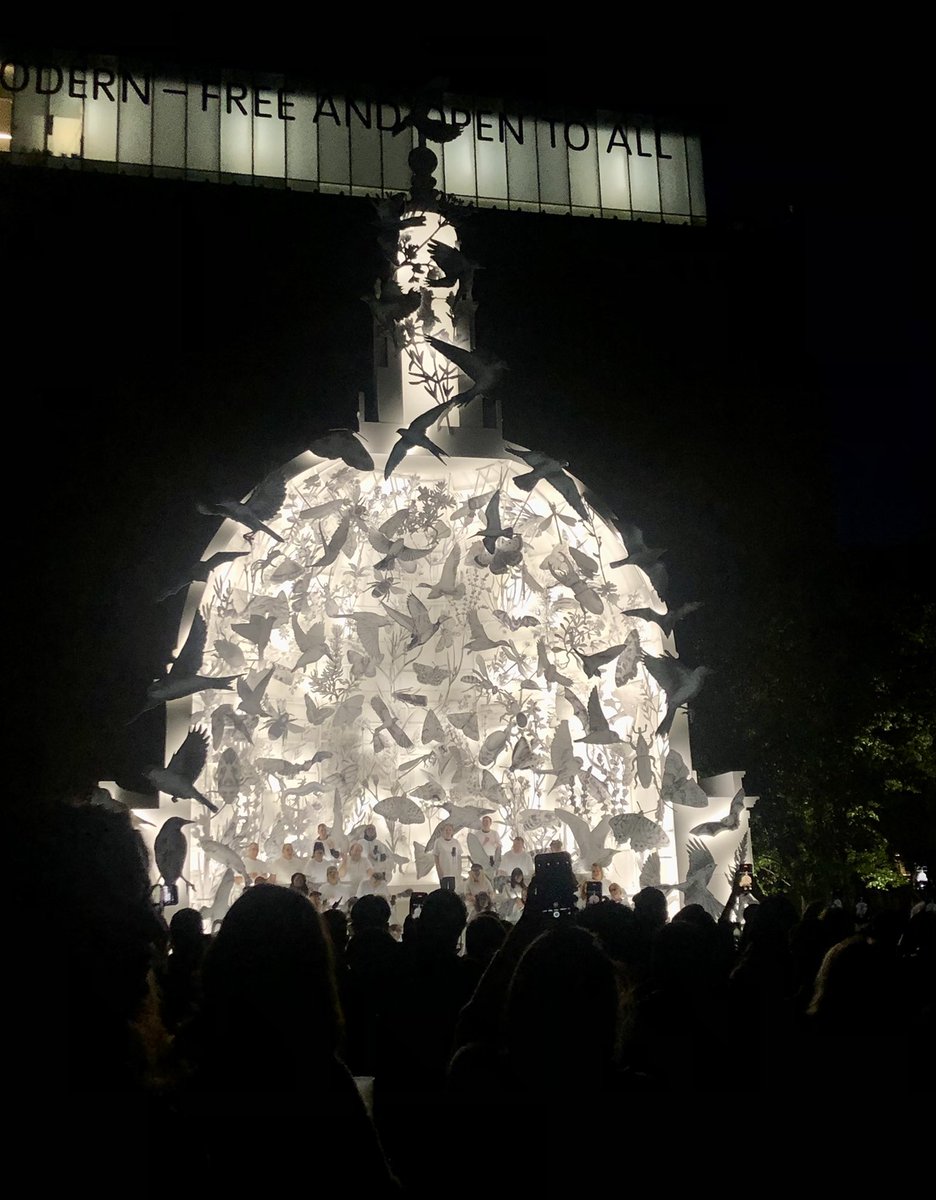 Wow #ChoirWithNoName singing tonight inside this stunning illuminated St Paul’s dome sculpture by #EsDevlin highlighting 243 endangered London species
 #comehomeagain